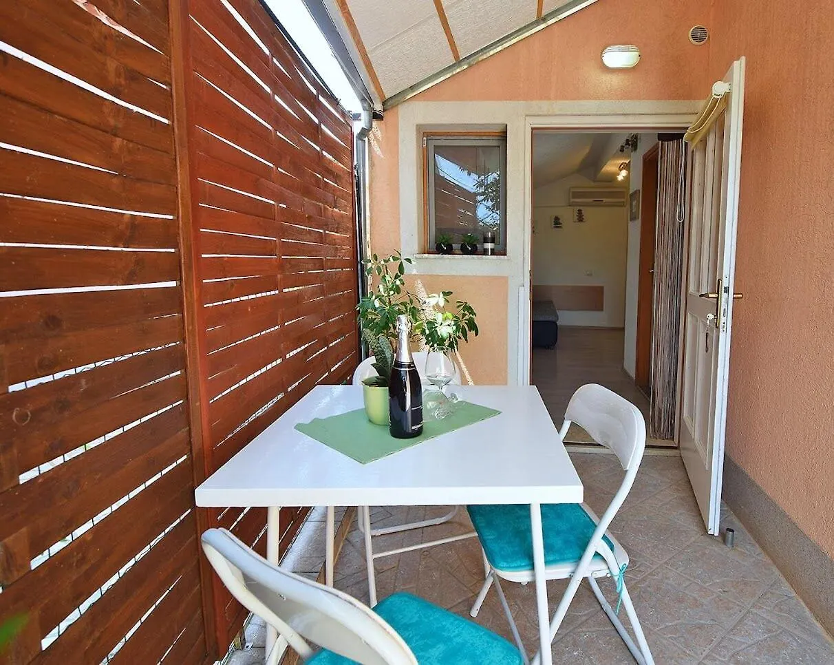 Apartments Petra Fazana 0*,  Croatia